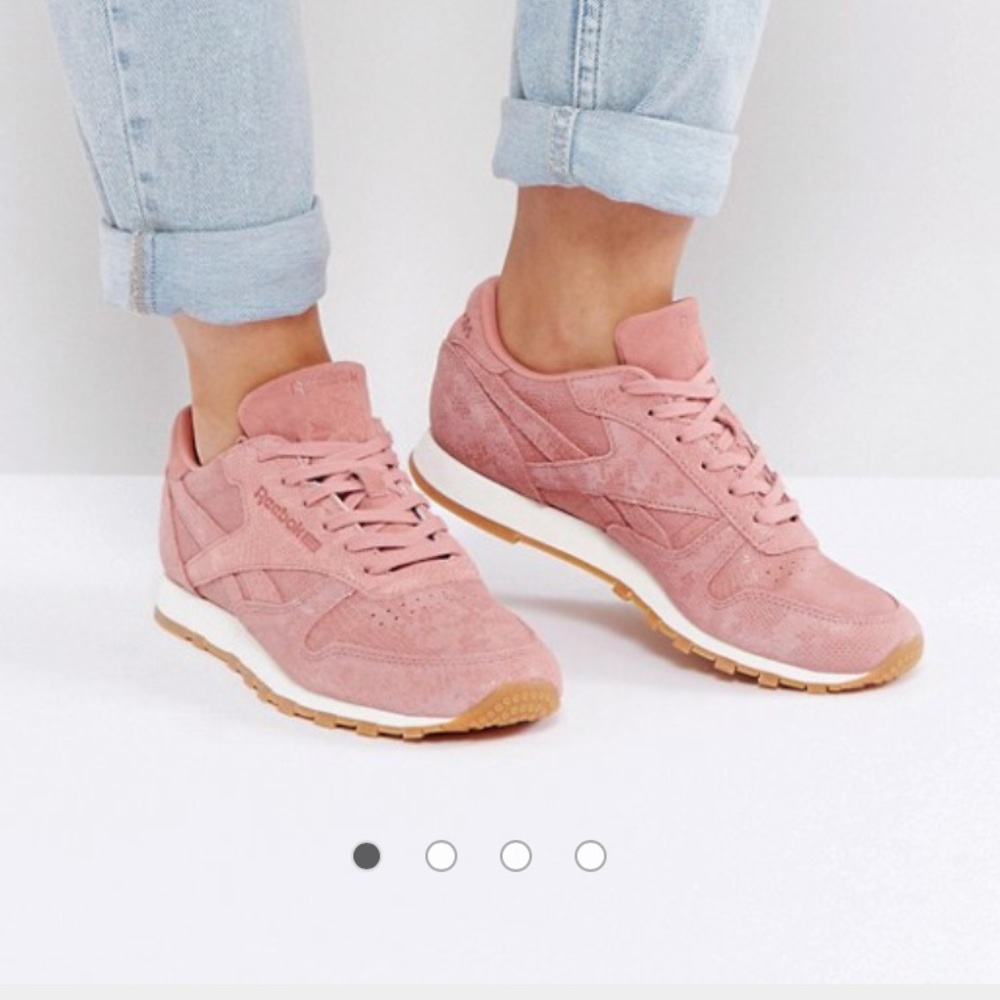 Reebok Classic Leather Sneakers in Dusty Rose